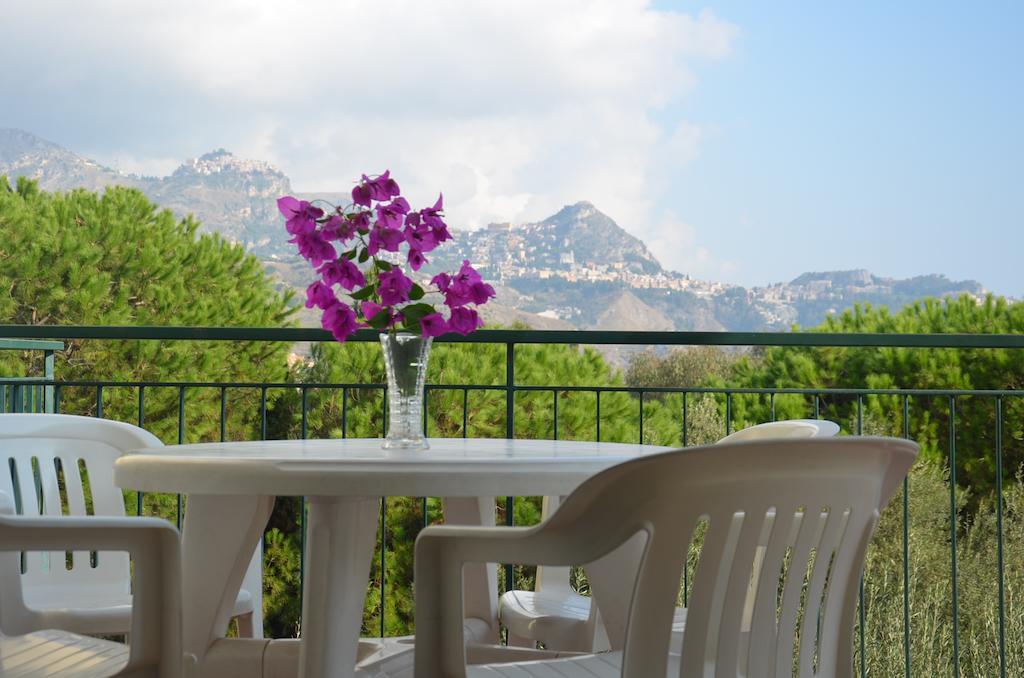 Villa Collina Giardini-Naxos Kamer foto
