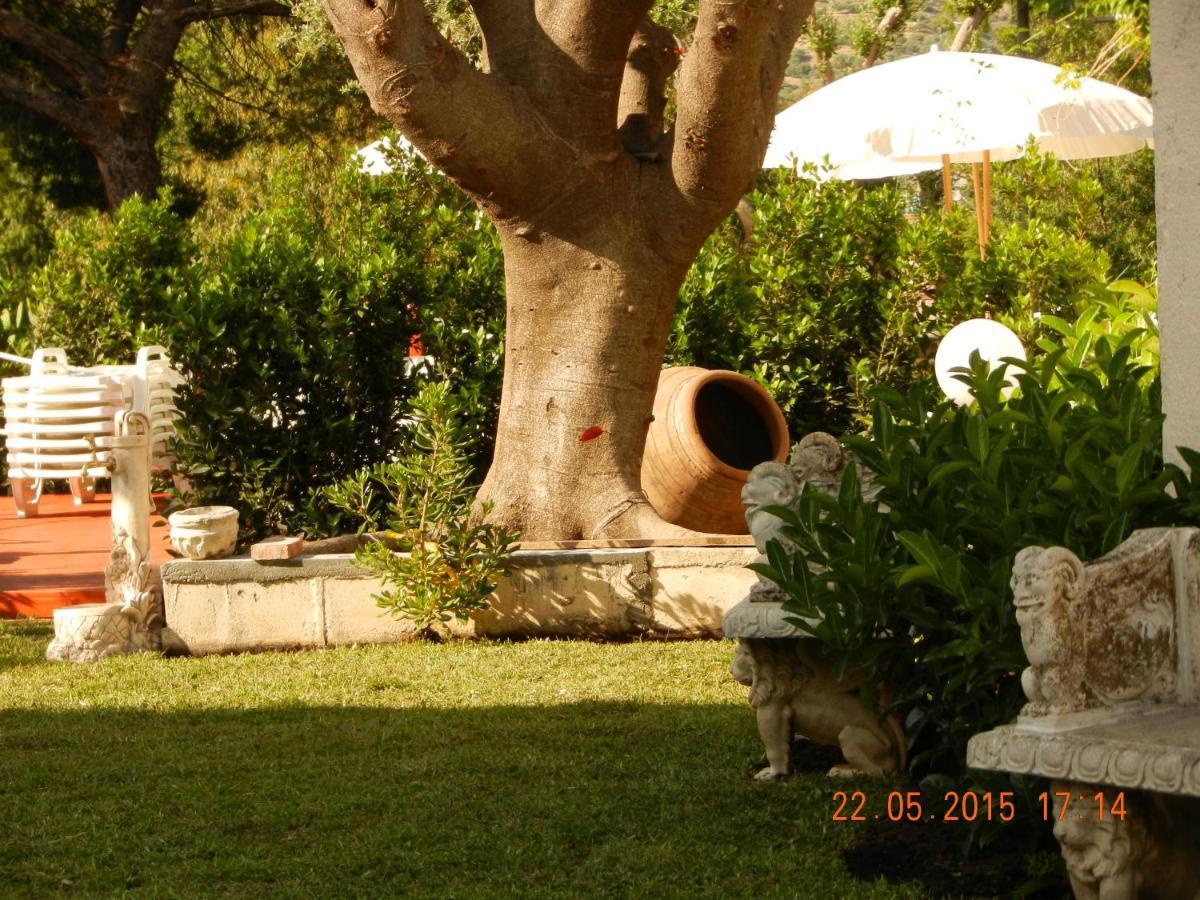 Villa Collina Giardini-Naxos Buitenkant foto